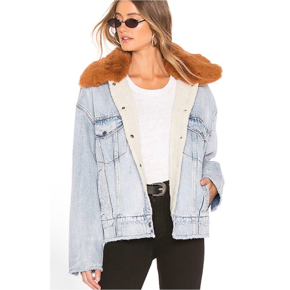 Levi's Oversized Sherpa Trucker Killing Me Softly